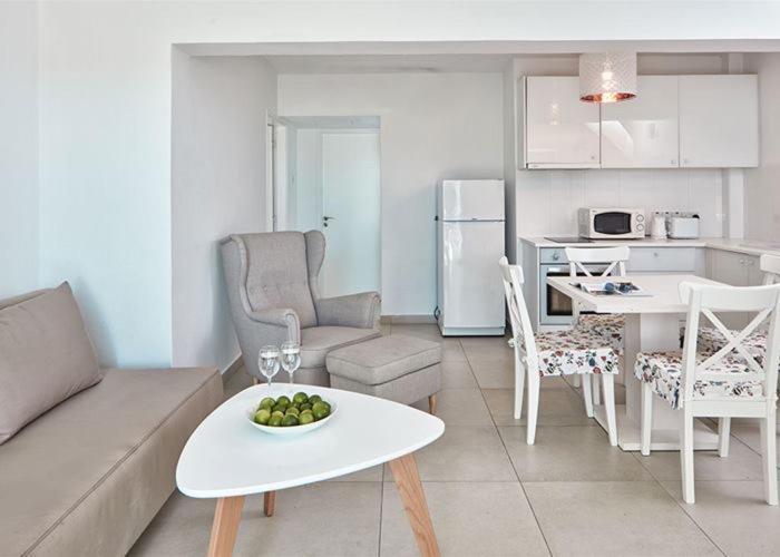 So Apartments Agia Napa Exterior foto