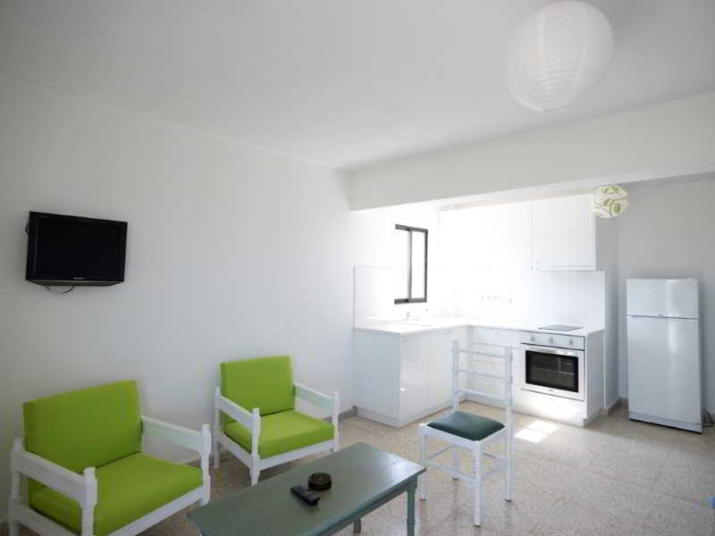So Apartments Agia Napa Exterior foto